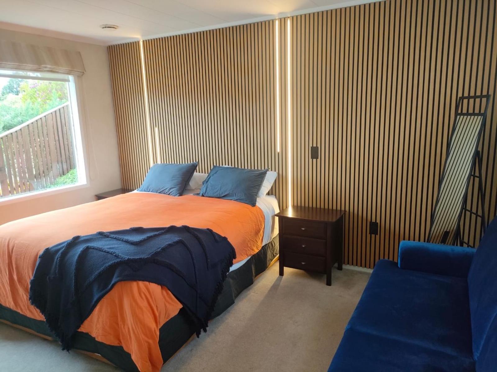 פורירואה Retro 4 Bedroom Home, Warm And Welcoming, Quiet Location מראה חיצוני תמונה
