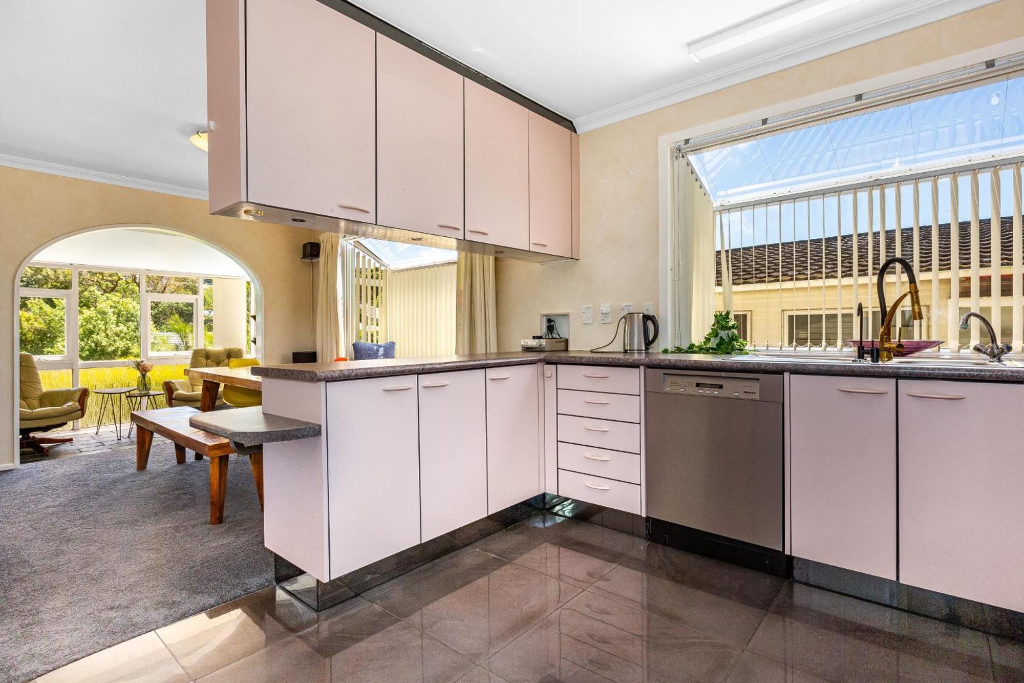 פורירואה Retro 4 Bedroom Home, Warm And Welcoming, Quiet Location מראה חיצוני תמונה