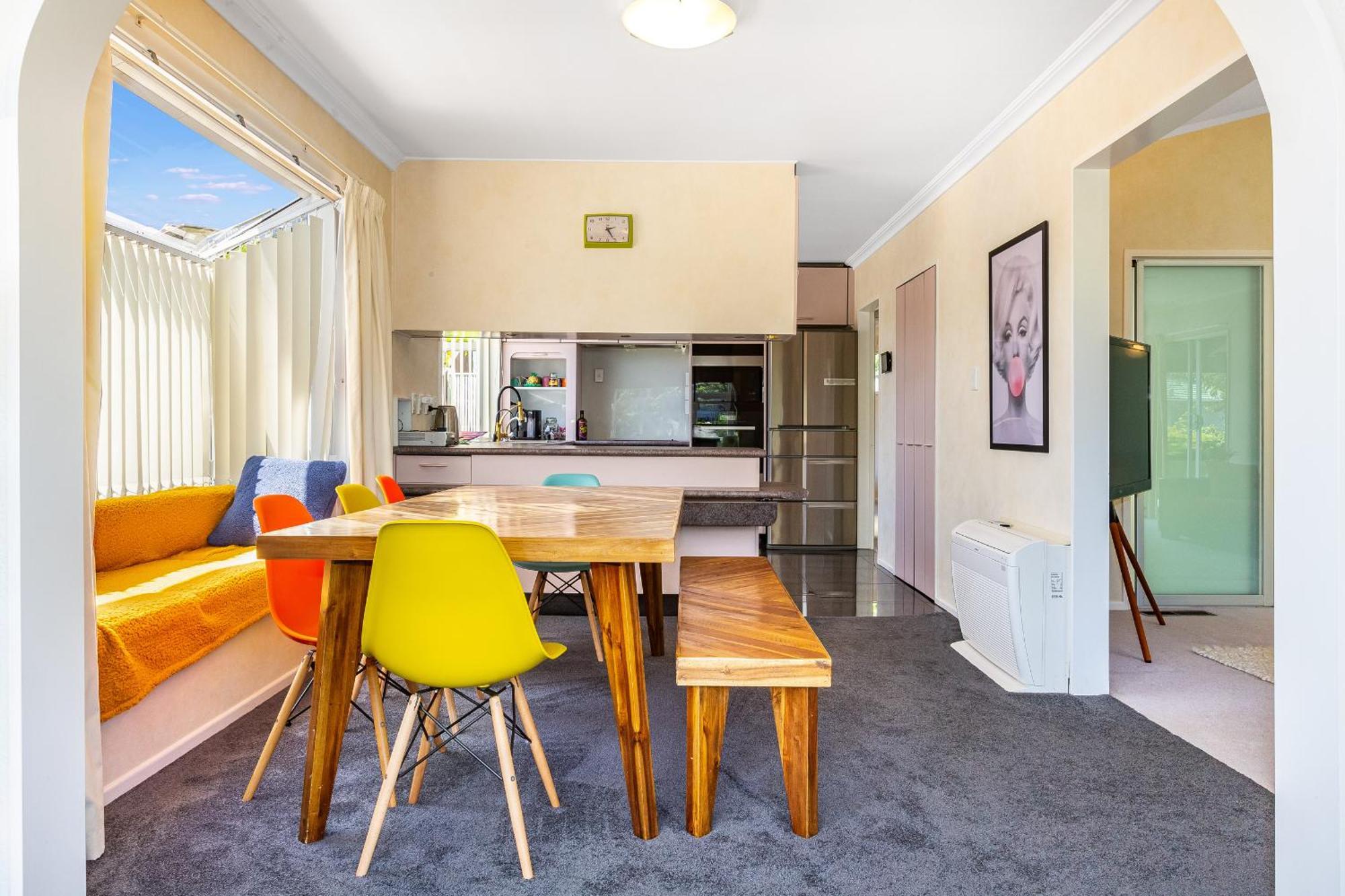 פורירואה Retro 4 Bedroom Home, Warm And Welcoming, Quiet Location מראה חיצוני תמונה