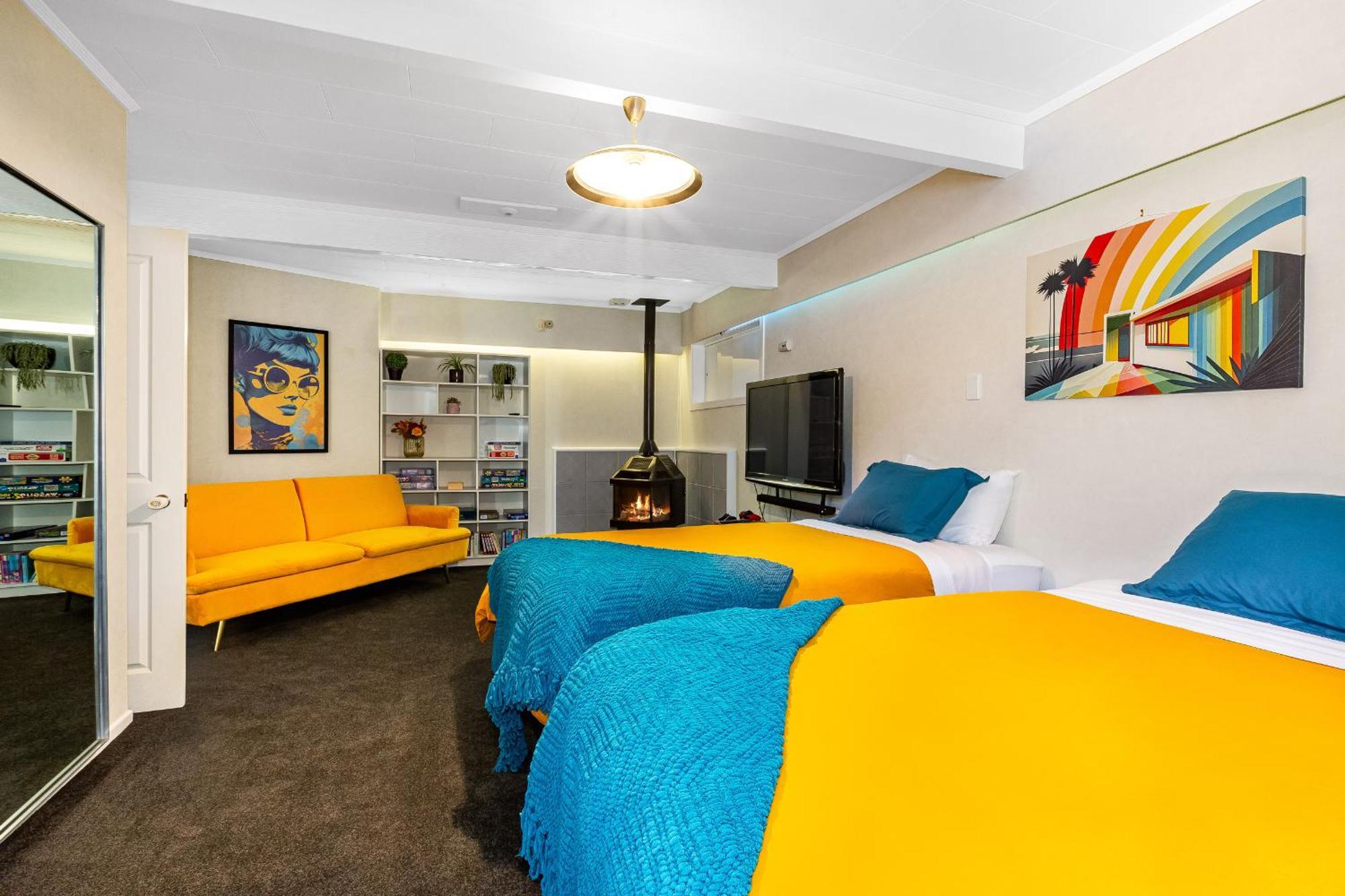 פורירואה Retro 4 Bedroom Home, Warm And Welcoming, Quiet Location מראה חיצוני תמונה