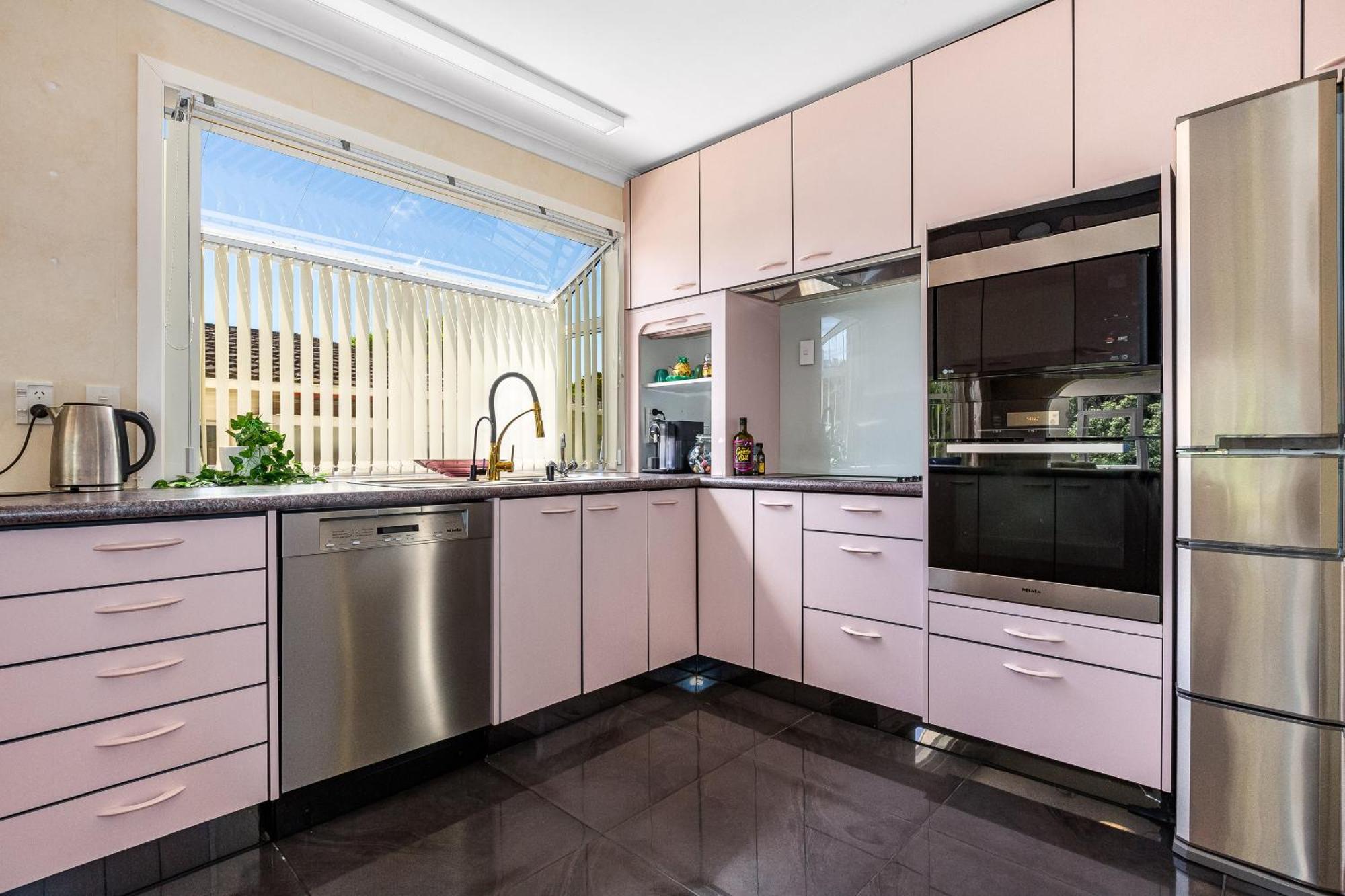 פורירואה Retro 4 Bedroom Home, Warm And Welcoming, Quiet Location מראה חיצוני תמונה