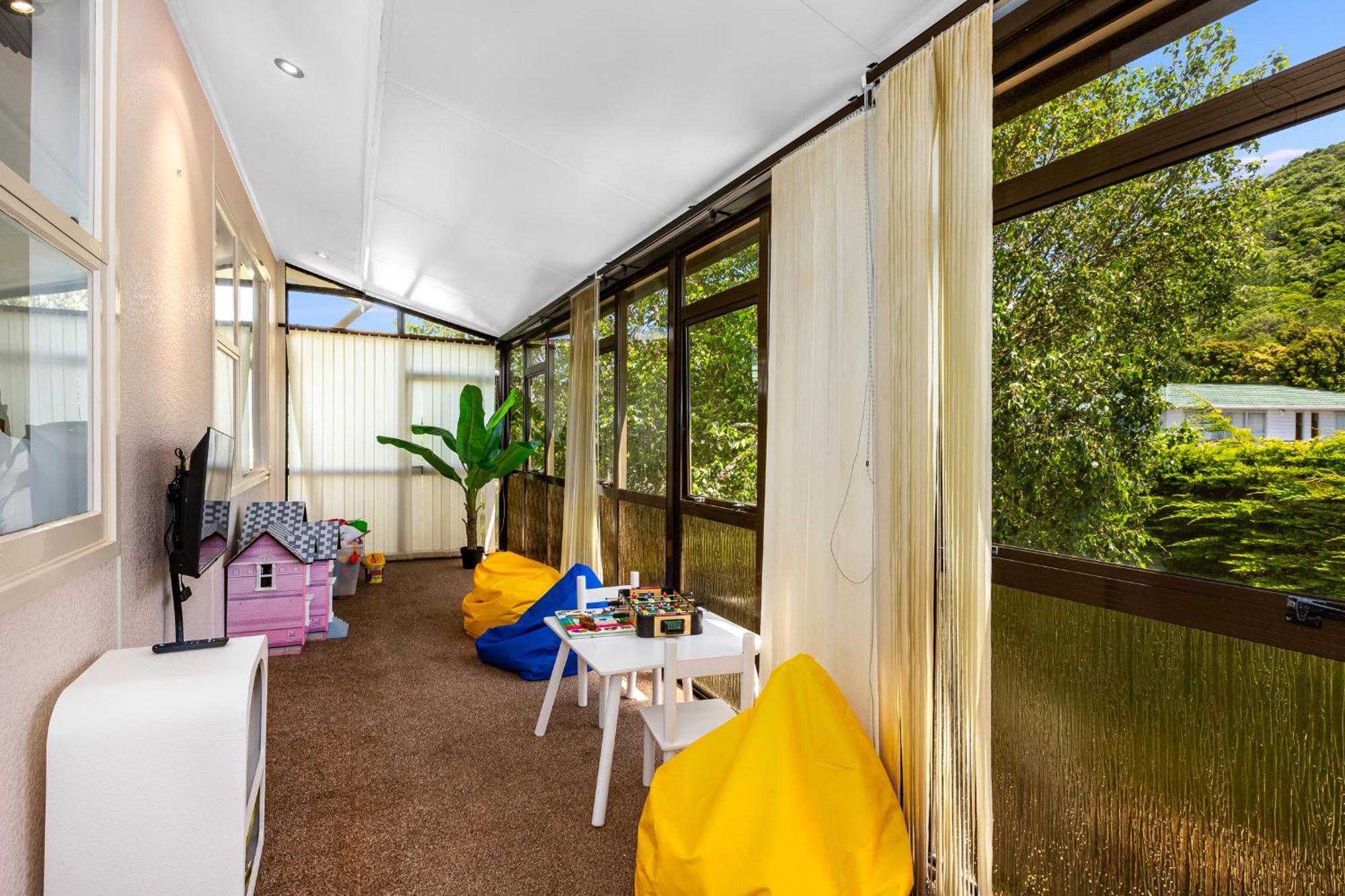 פורירואה Retro 4 Bedroom Home, Warm And Welcoming, Quiet Location מראה חיצוני תמונה